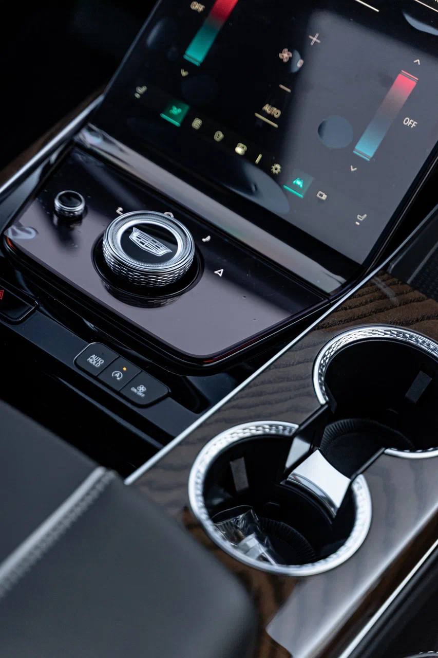 Cadillac Escalade Rest ESVid-5152