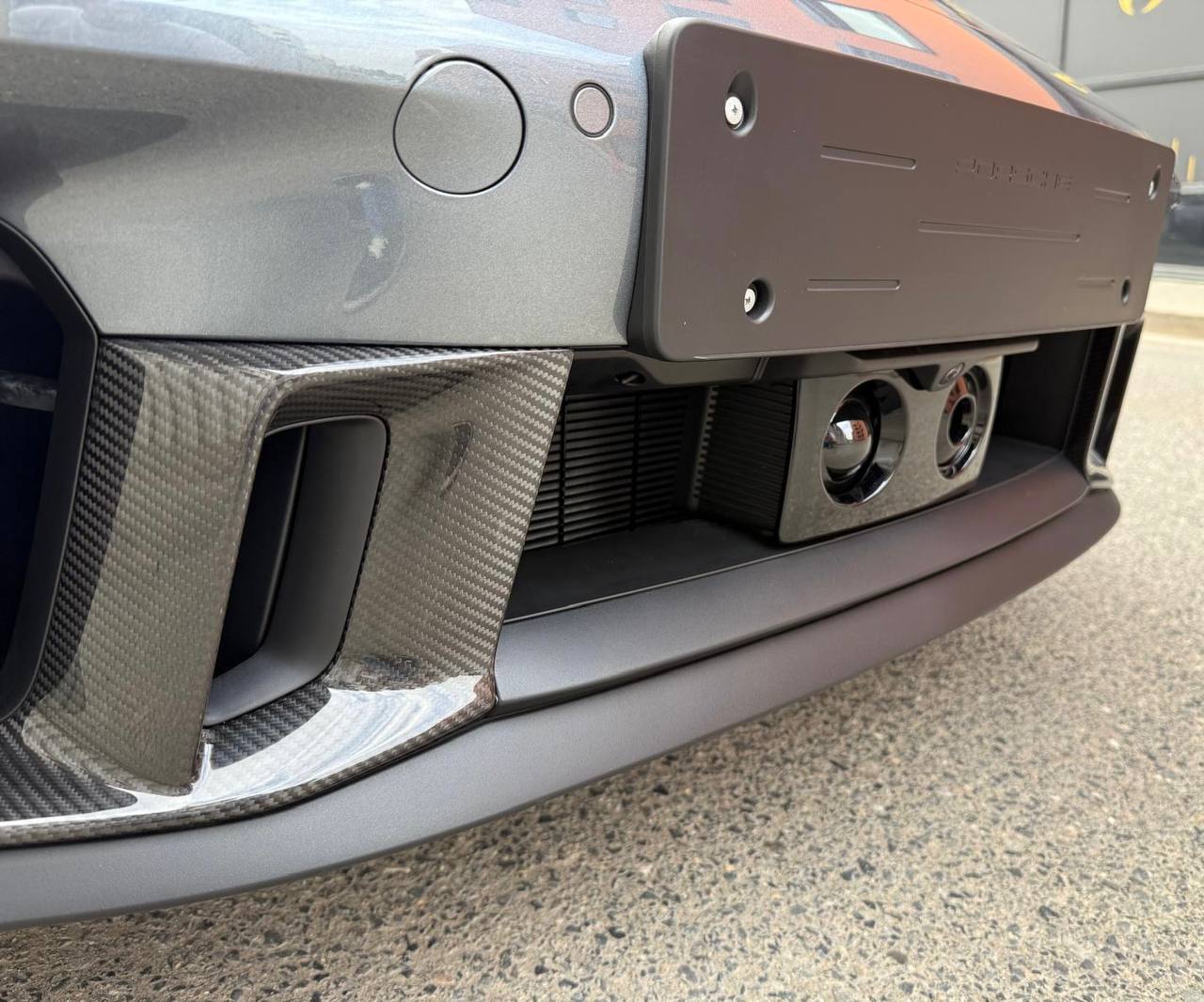 Porsche 911 Carrera 4 GTSid-3477