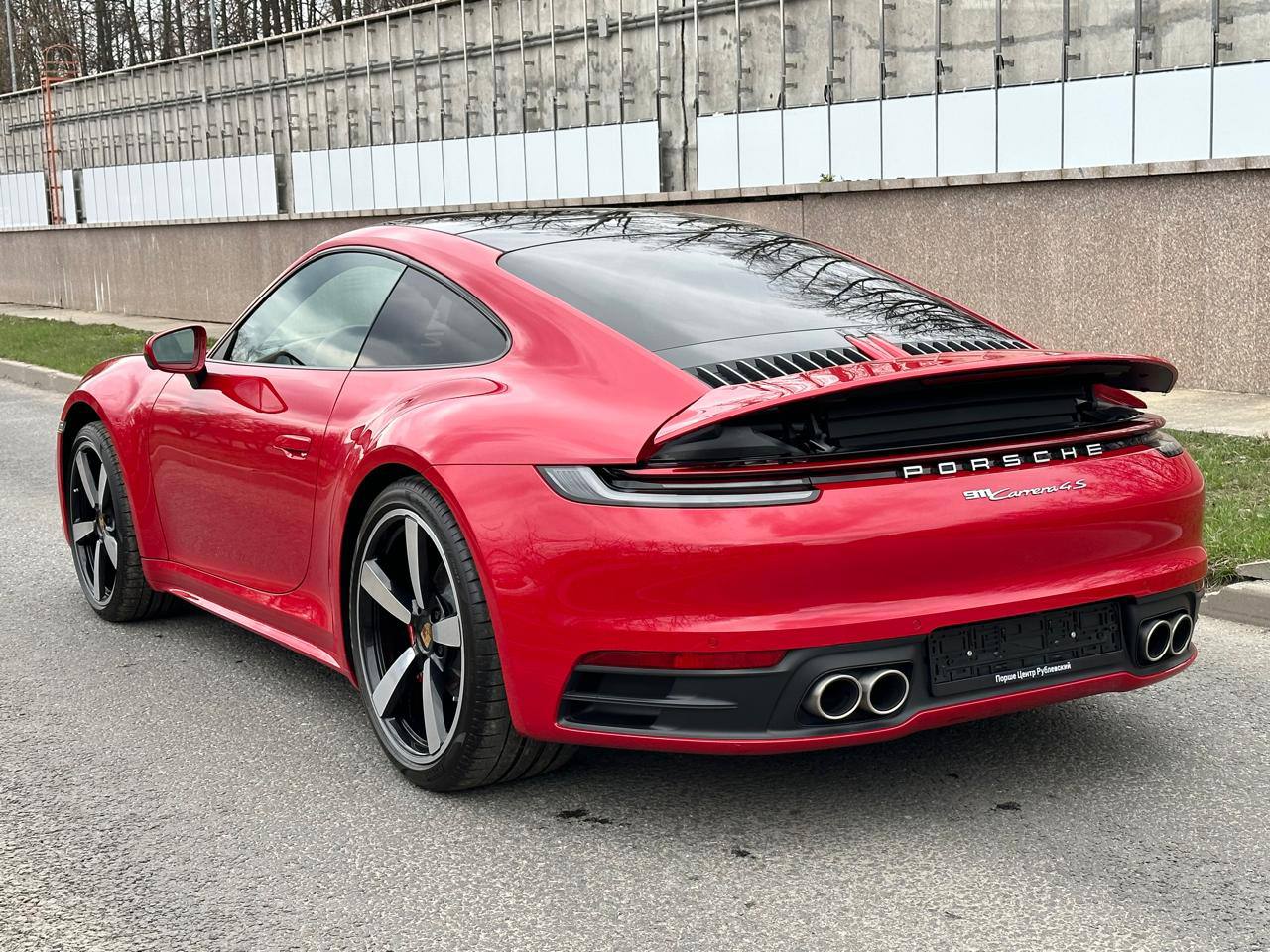 Porsche 911 Carrera 4Sid-3820