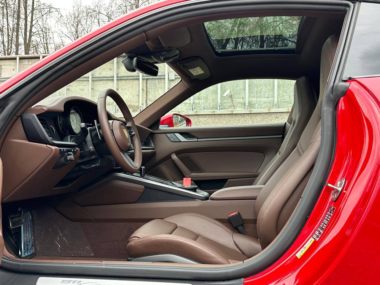 Porsche 911 Carrera 4Sid-3820