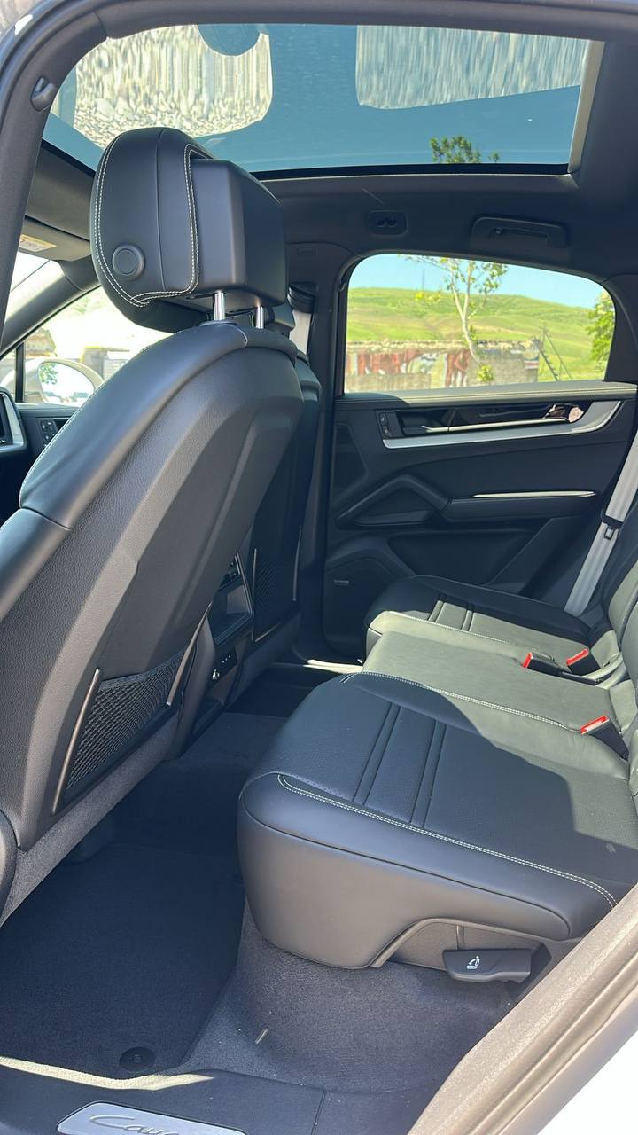 Porsche Cayenne id-3824