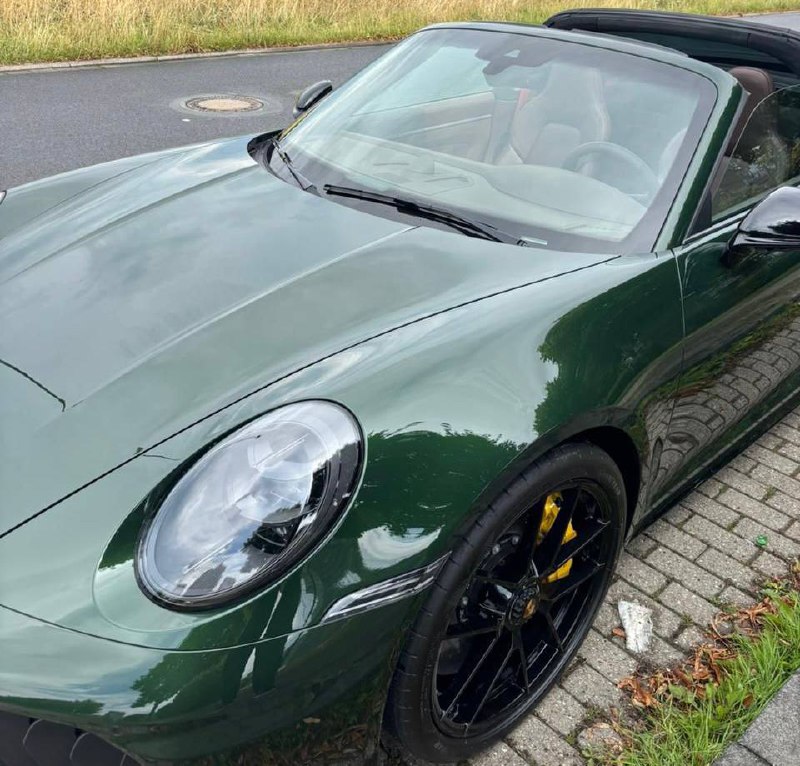 Porsche 911 Targa 4 GTSid-4639