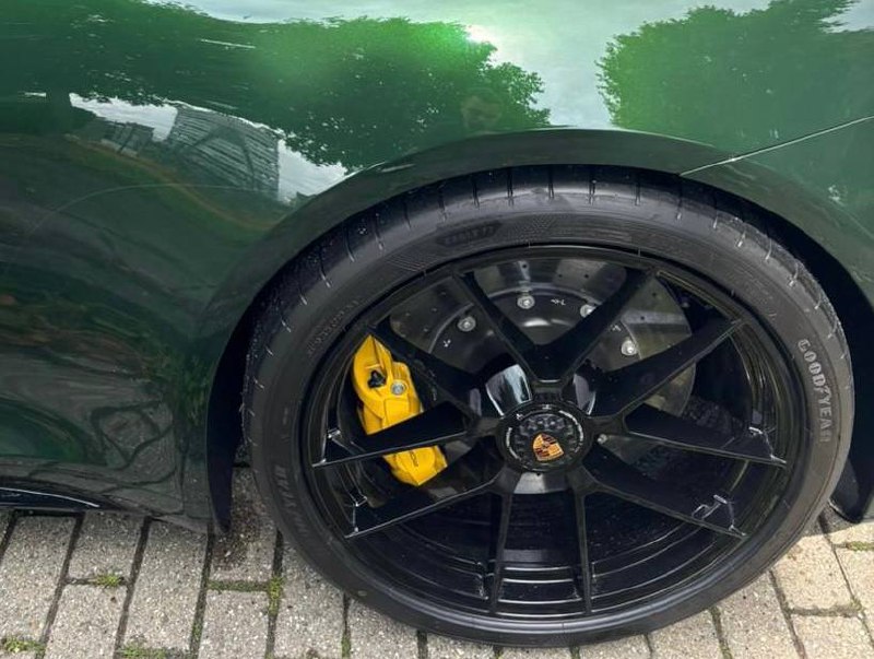 Porsche 911 Targa 4 GTSid-4639