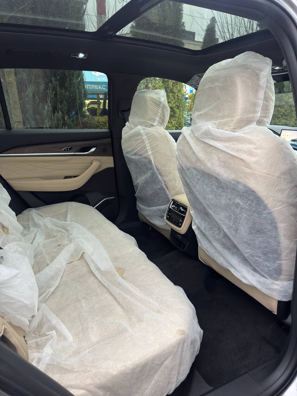 Geely Monjaro id-5627