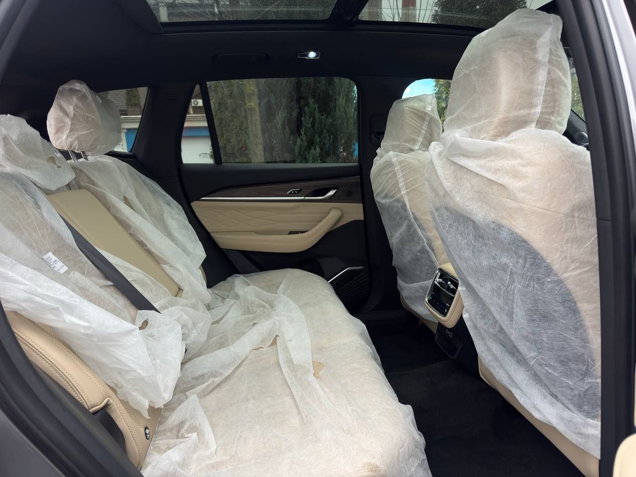 Geely Monjaro id-5627