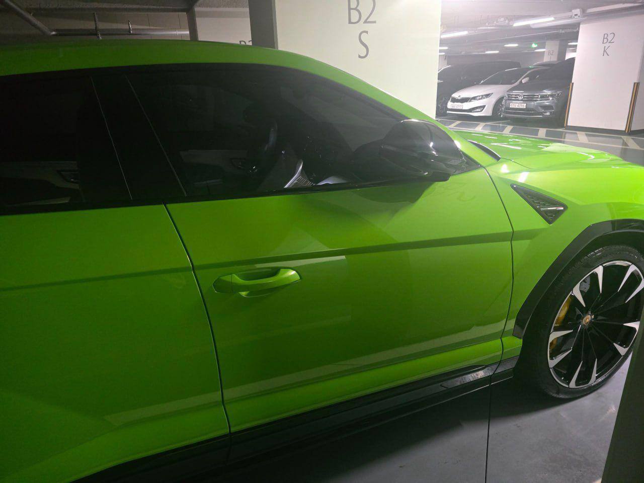 Lamborghini Urus id-4294