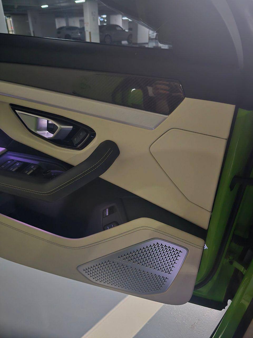 Lamborghini Urus id-4294