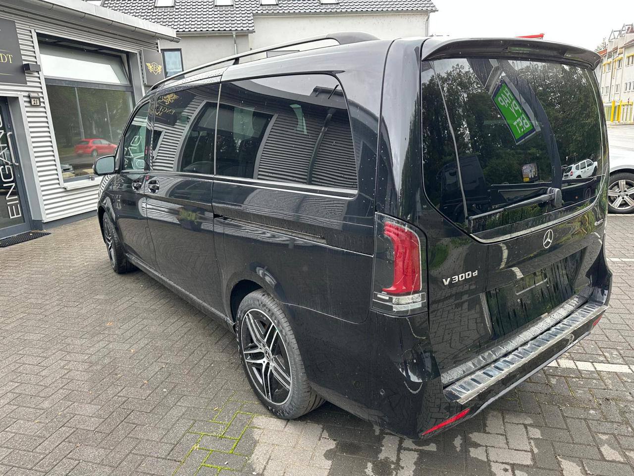 Mercedes-Benz V-Class 300d 4Mid-4915