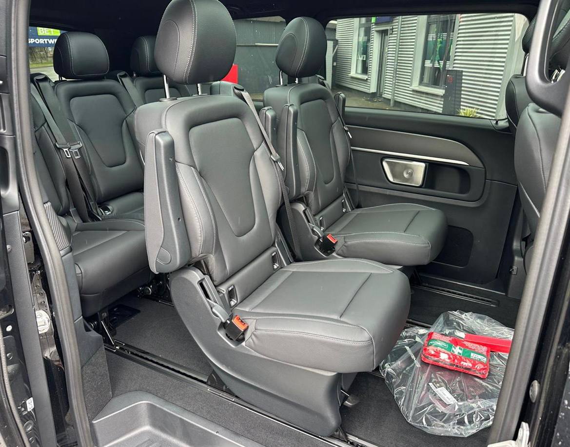 Mercedes-Benz V-Class 300d 4Mid-4915