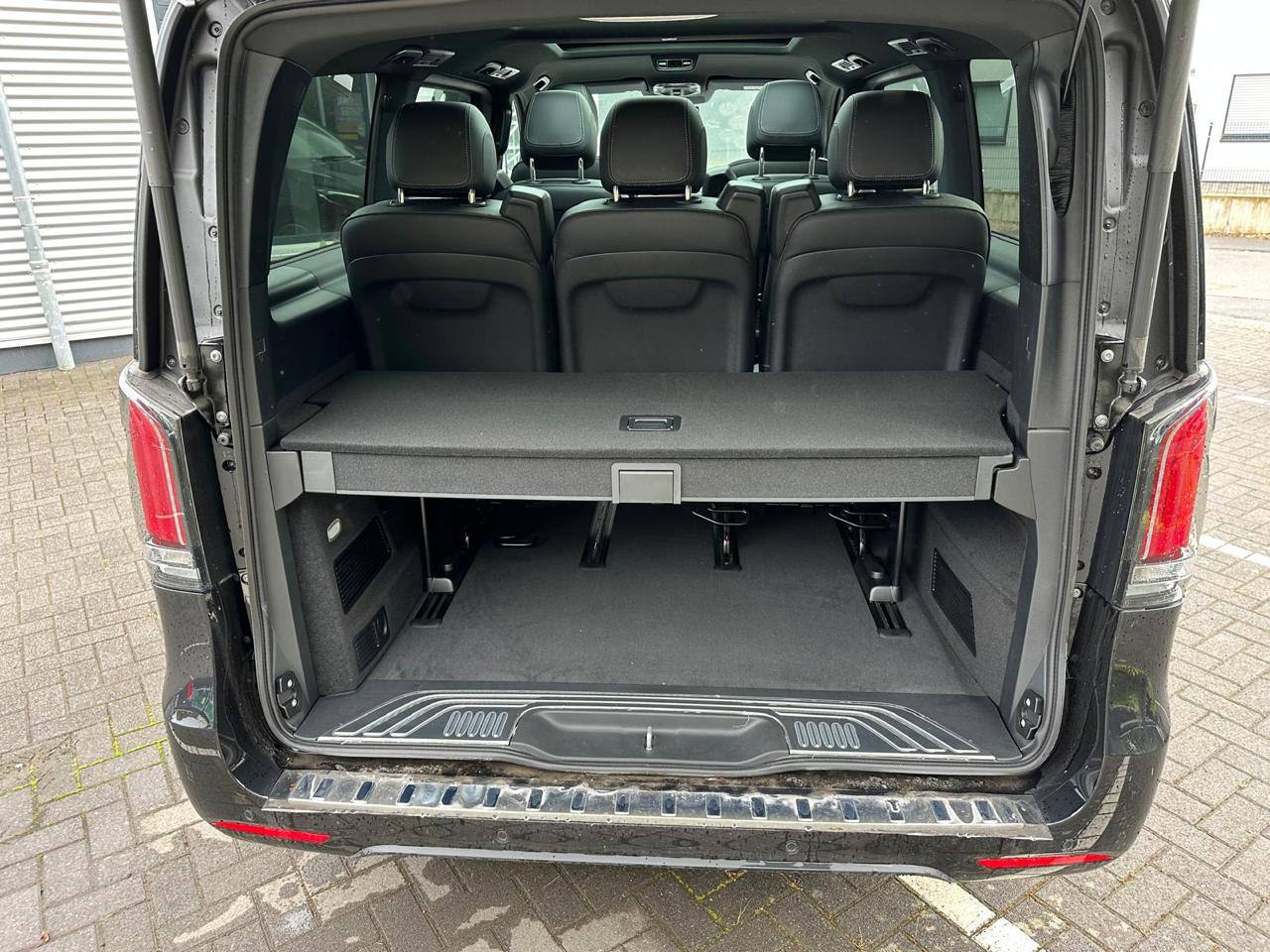 Mercedes-Benz V-Class 300d 4Mid-4915