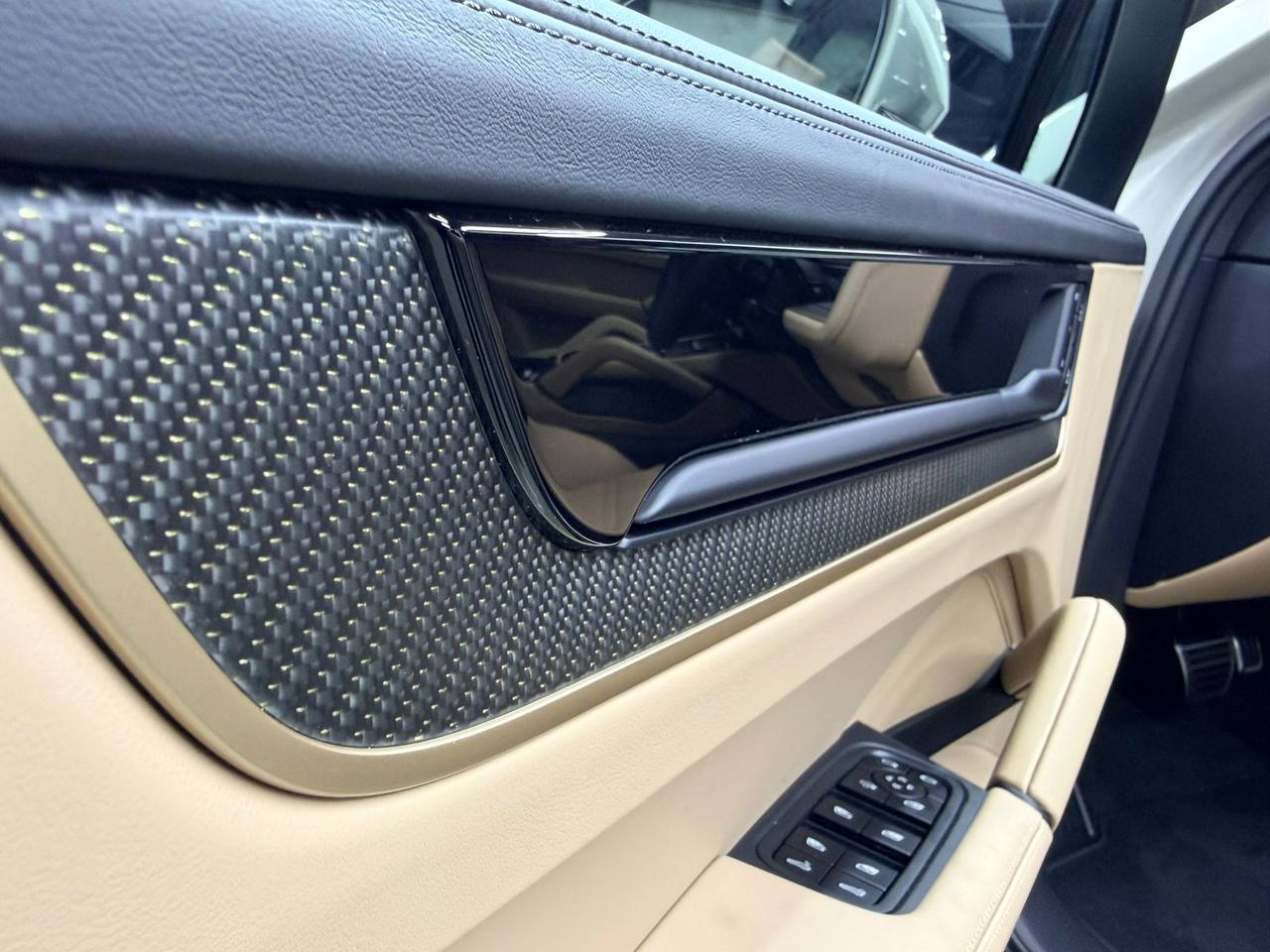 Porsche Cayenne GTSid-5642