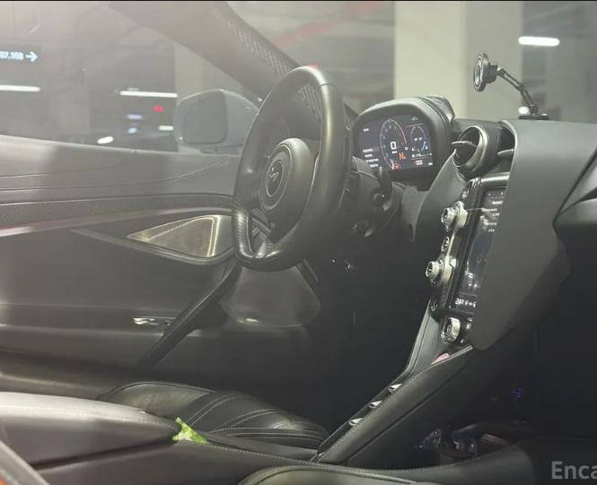 McLaren 720S Spyderid-4299