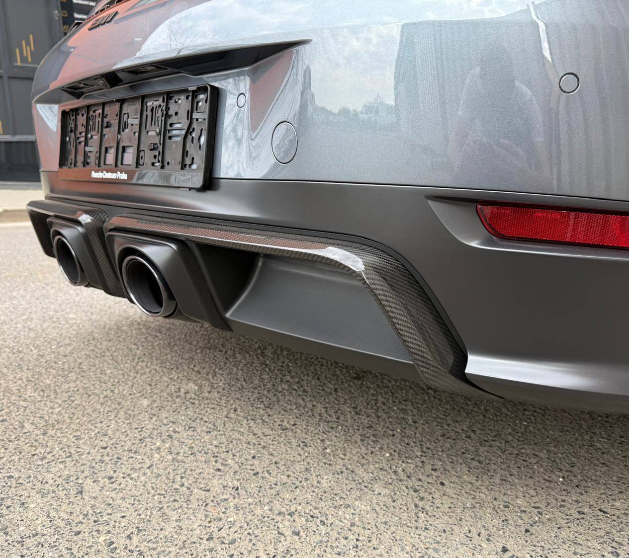 Porsche 911 Carrera 4 GTSid-4303