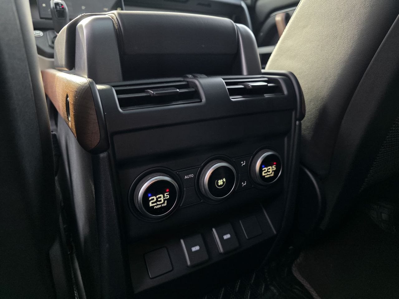 Land Rover Defender id-4304