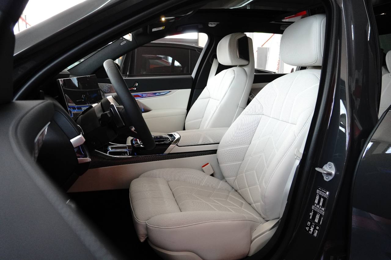 BMW 7 series 740d xDrive Msport Proid-4306