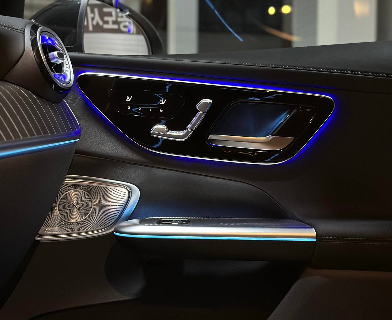 Mercedes-Benz GLC-Class 300 4Mid-4924