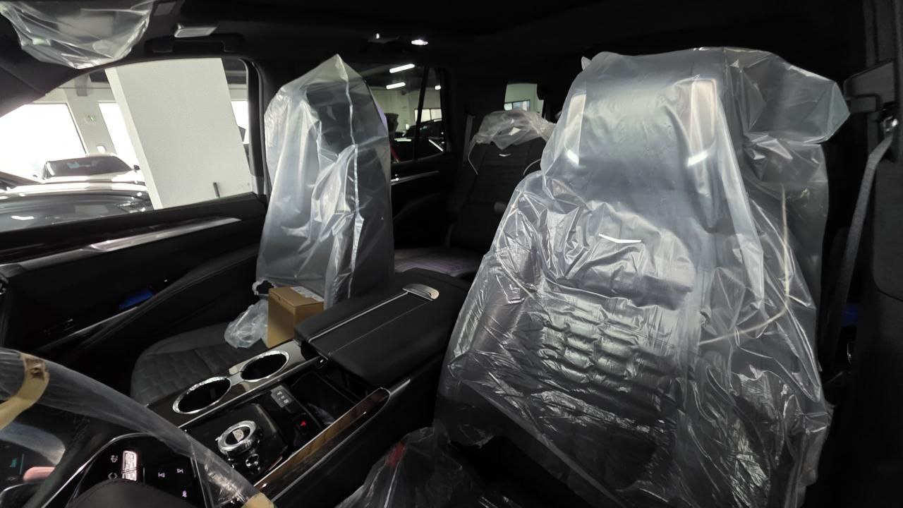 Cadillac Escalade коротыш Рестid-5405