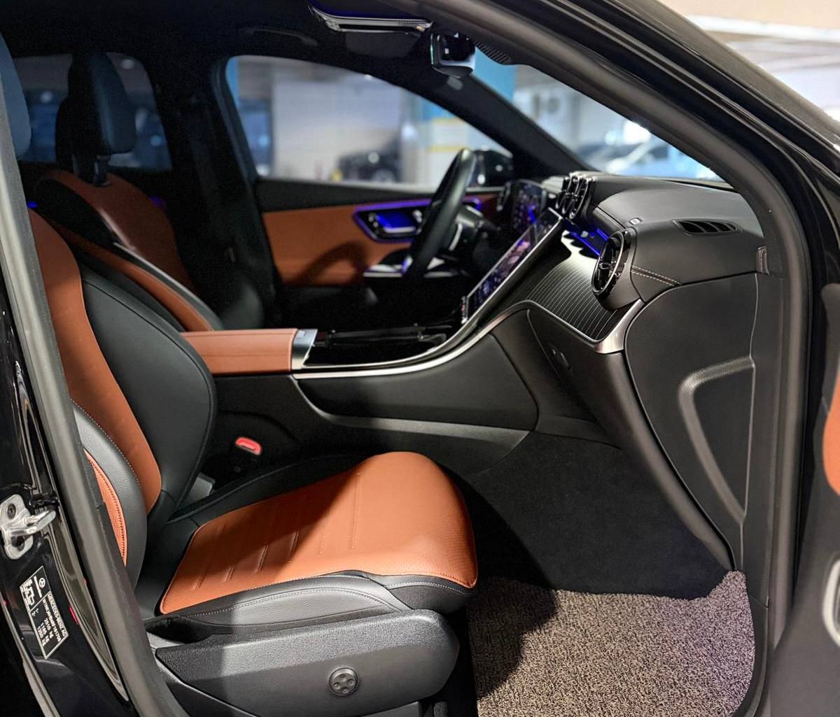 Mercedes-Benz GLC-Class 300 4Mid-5651