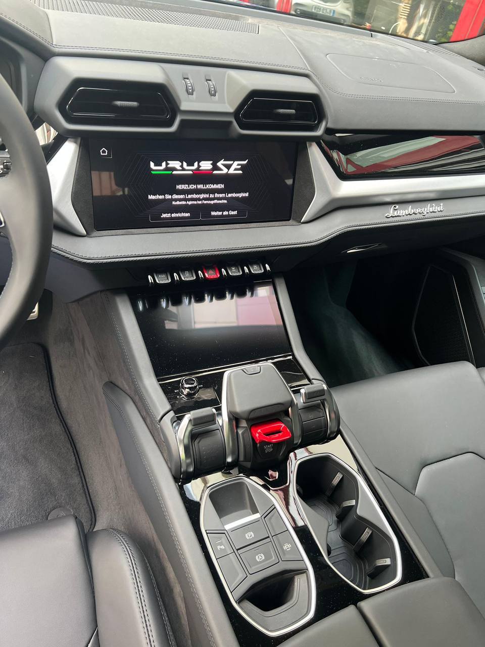 Lamborghini URUS SEid-3877