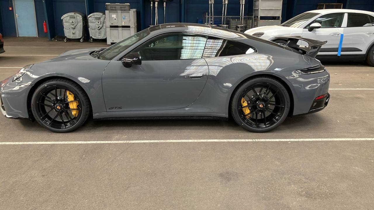 Porsche 911 4 GTSid-3879