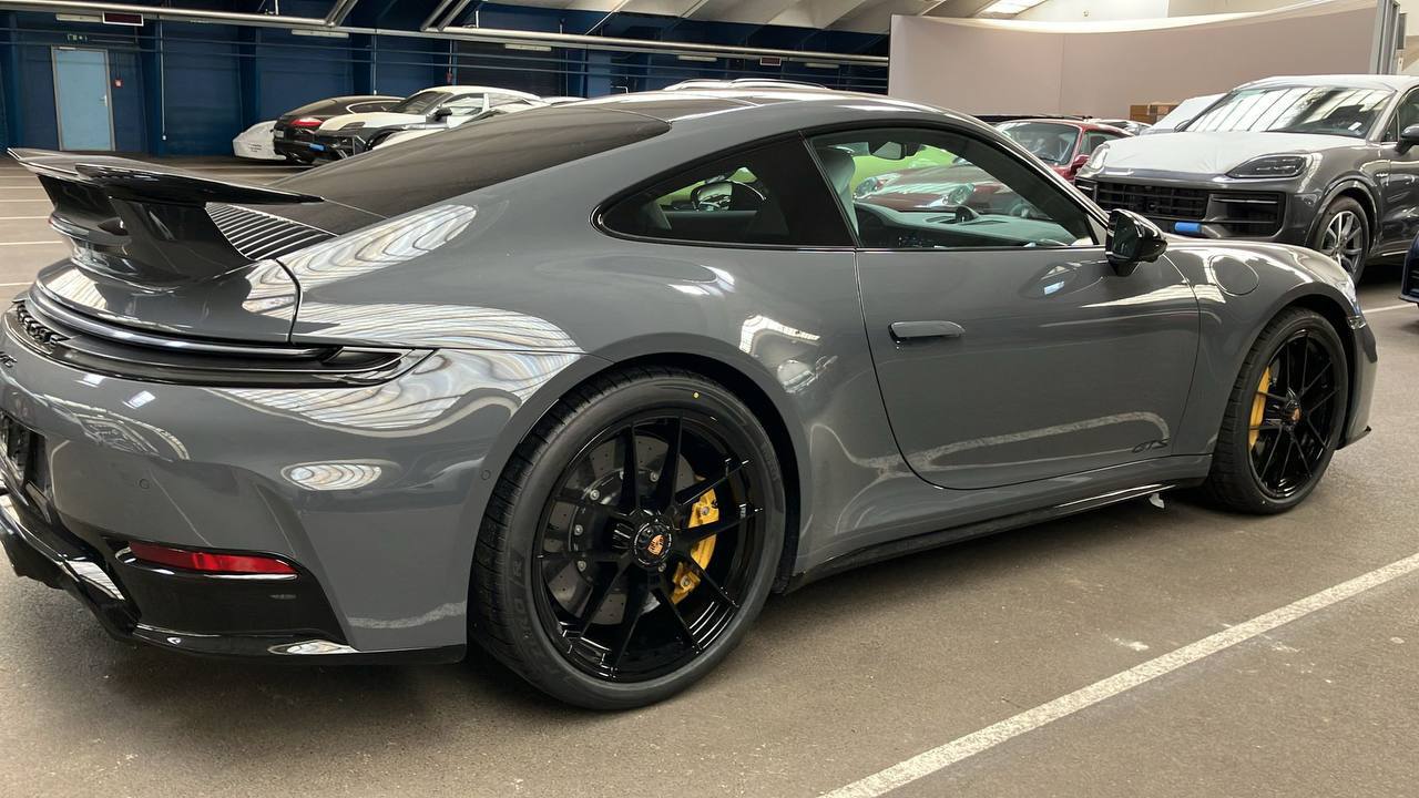 Porsche 911 4 GTSid-3879