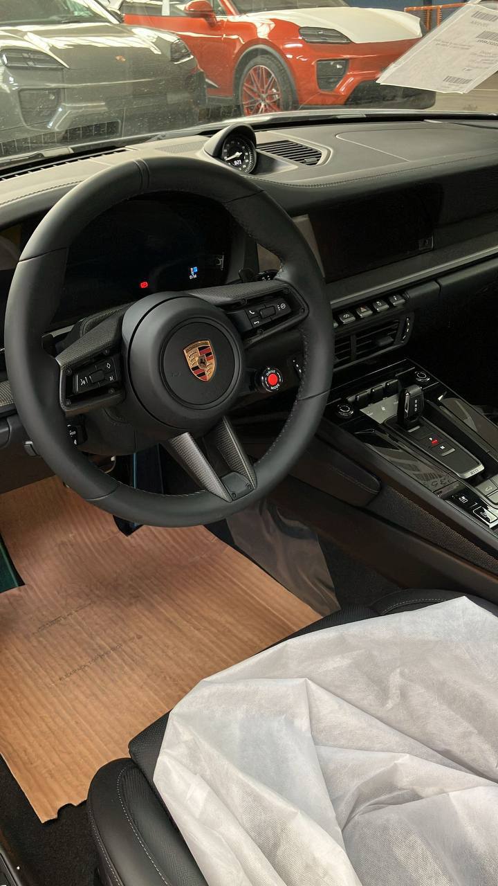 Porsche 911 4 GTSid-3879