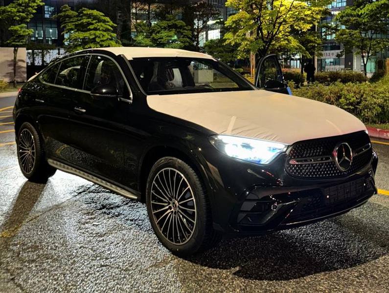 Mercedes-Benz GLC-Class 300 4Mid-3892