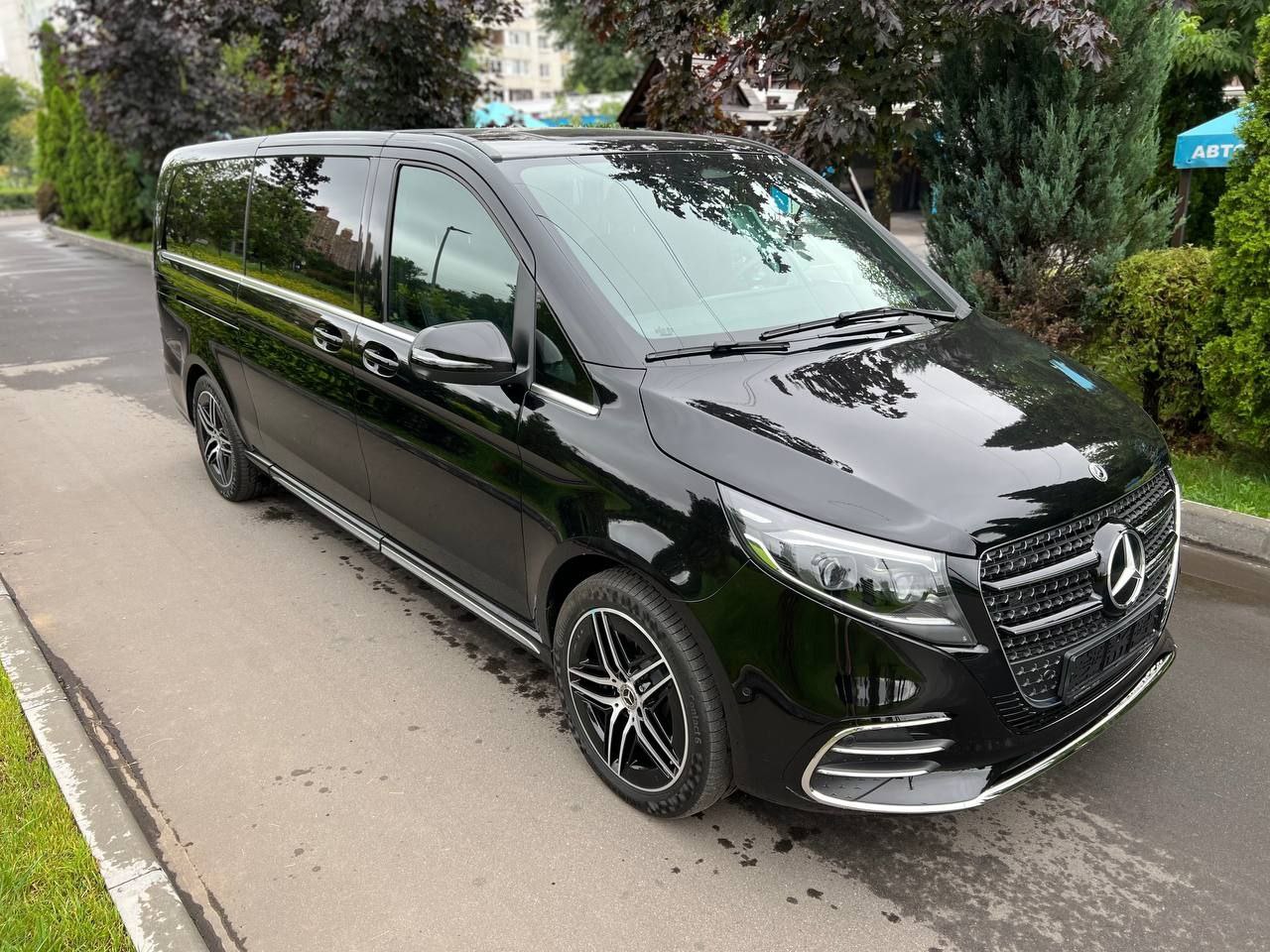 Mercedes-Benz V-Class 300id-4658