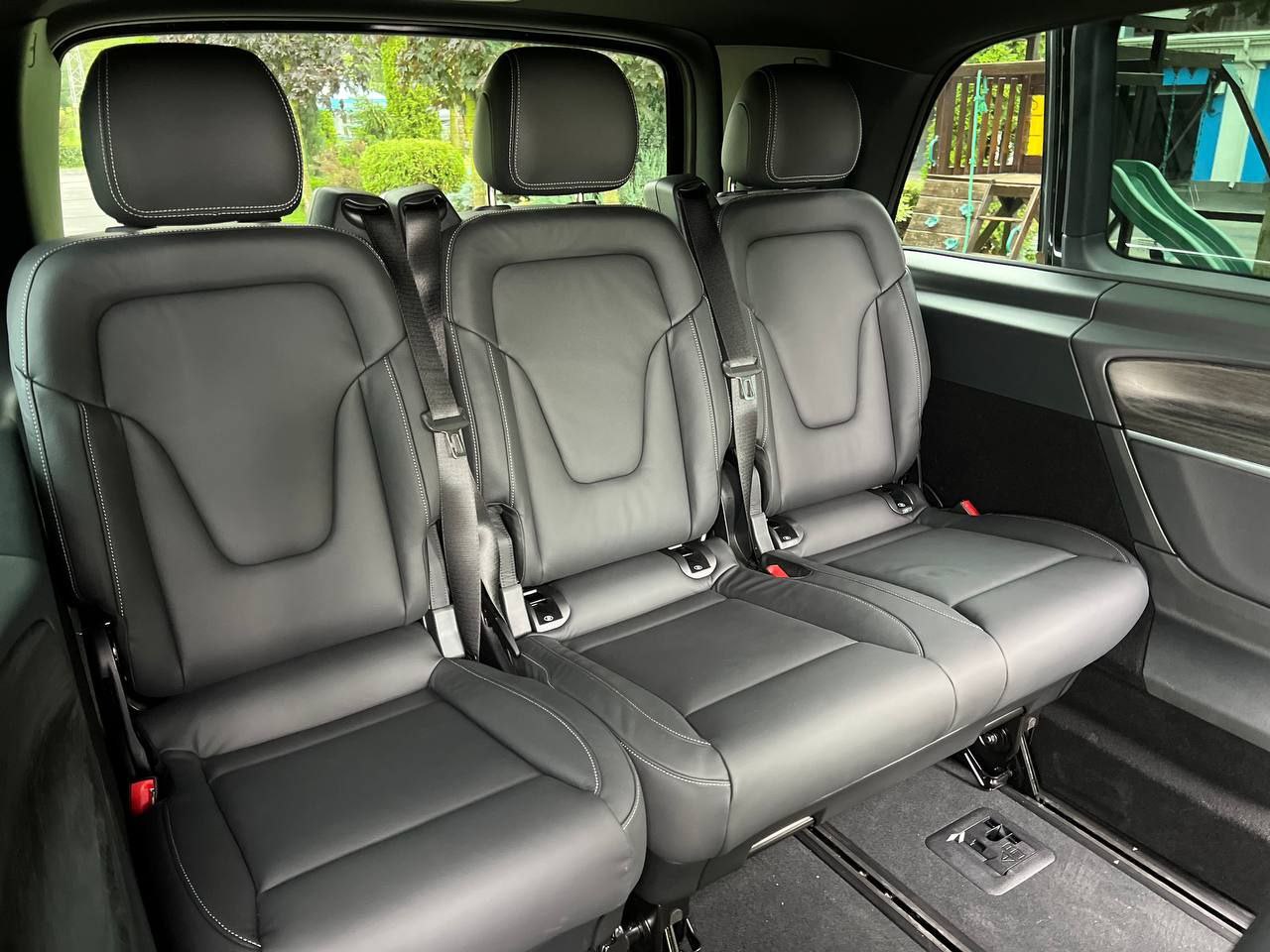 Mercedes-Benz V-Class 300id-4658