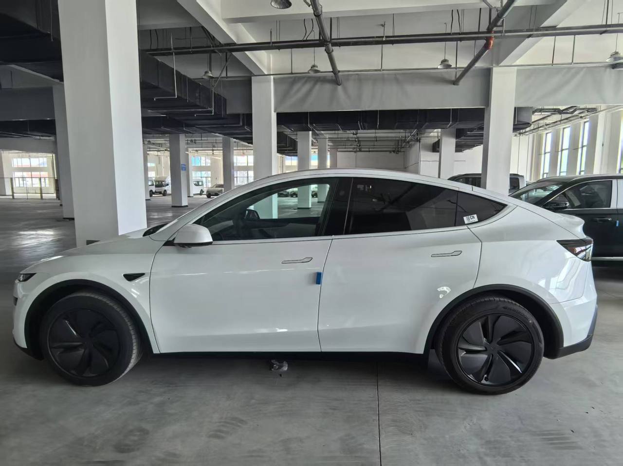 Tesla Model Y Long Range 4WDid-3906