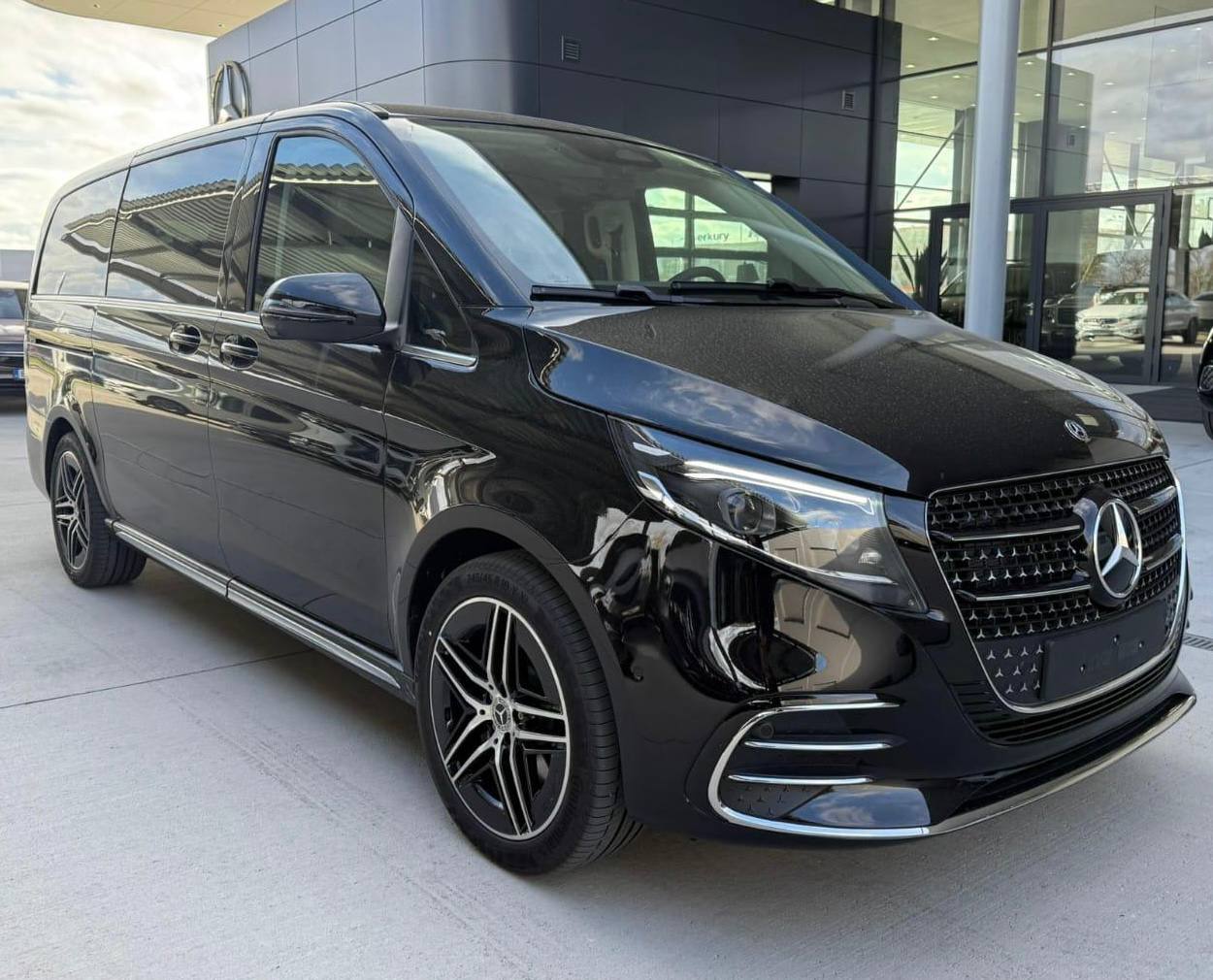 Mercedes-Benz V-Class 300d 4M Longid-5663