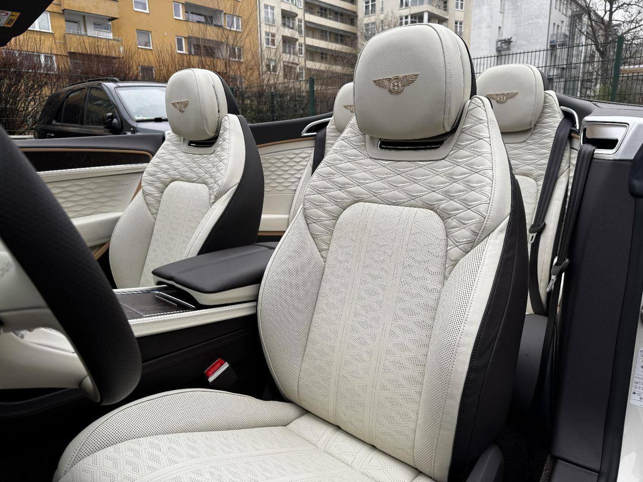 Bentley Continental GTC id-3501