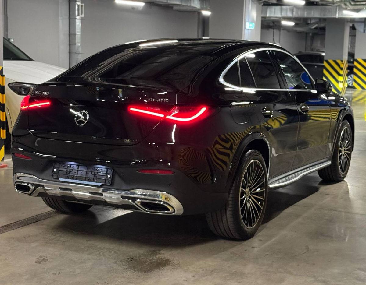 Mercedes-Benz GLC-Class 300 4Mid-3914