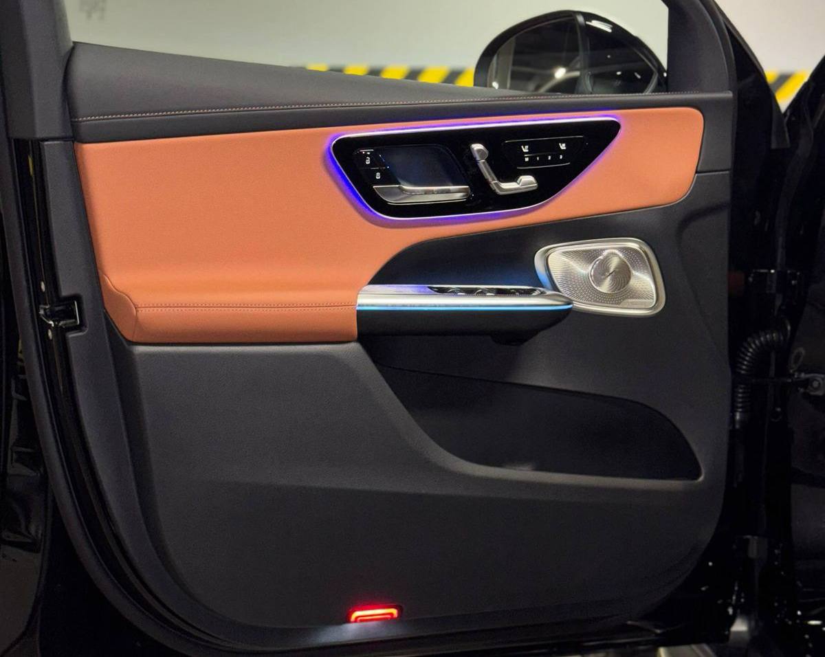 Mercedes-Benz GLC-Class 300 4Mid-3914