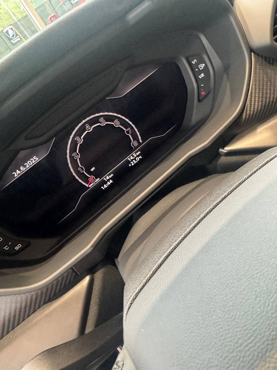 Lamborghini URUS SEid-4326