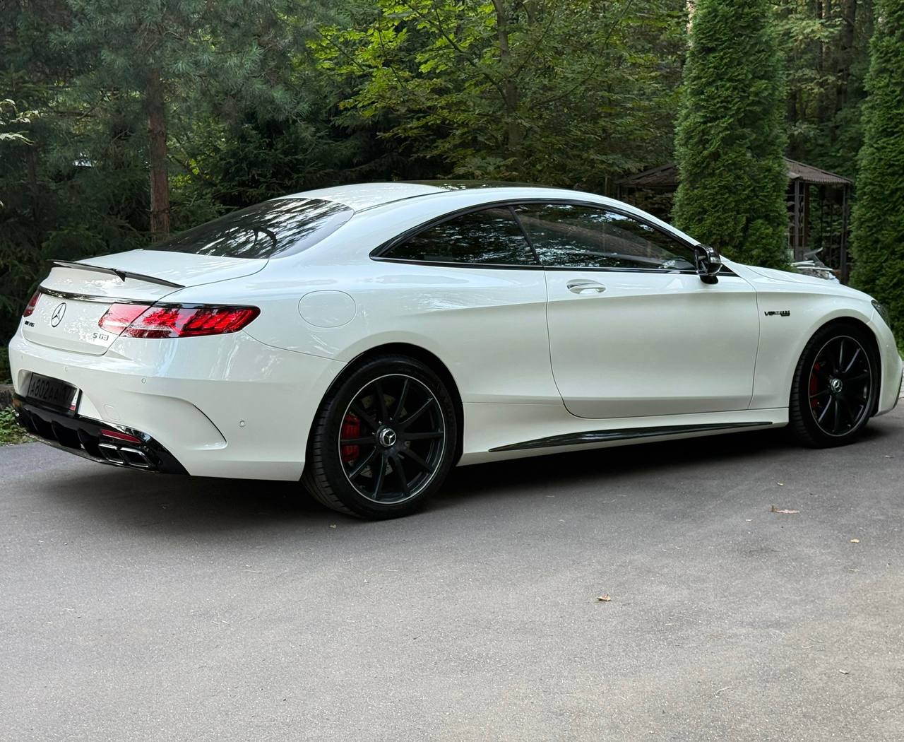 Mercedes-Benz S-Class 63 AMGid-4680