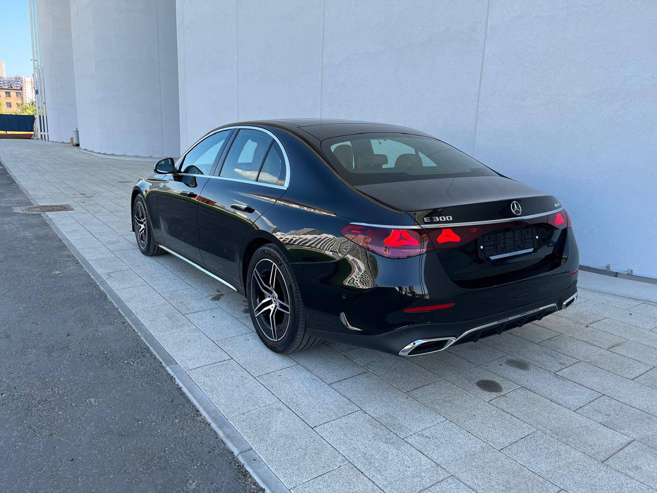 Mercedes-Benz E-Class 300id-4681