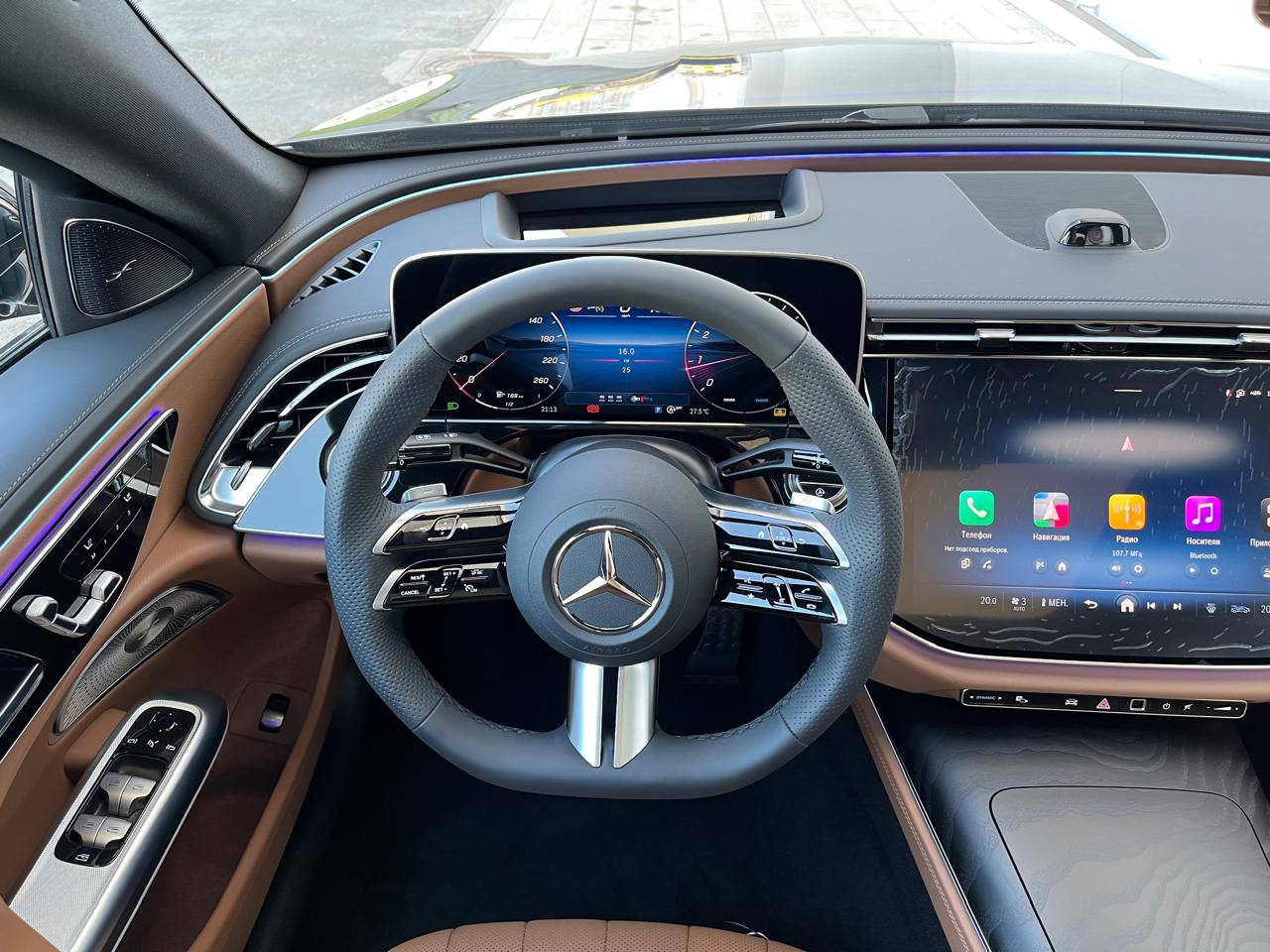 Mercedes-Benz E-Class 300id-4681