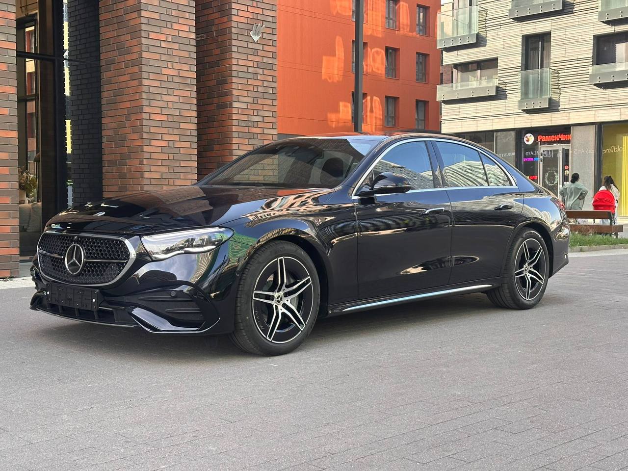 Mercedes-Benz E-Class 300id-4682