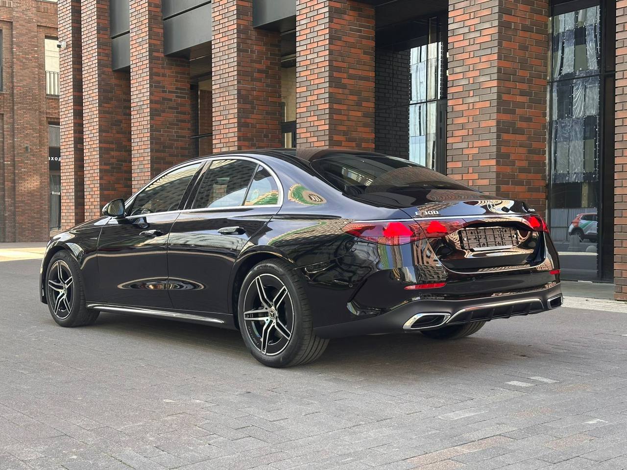 Mercedes-Benz E-Class 300id-4682