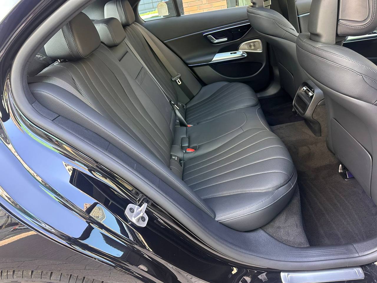 Mercedes-Benz E-Class 300id-4682