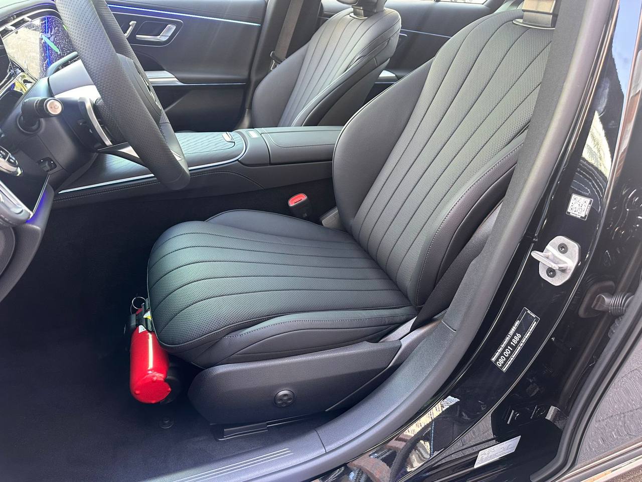 Mercedes-Benz E-Class 300id-4682