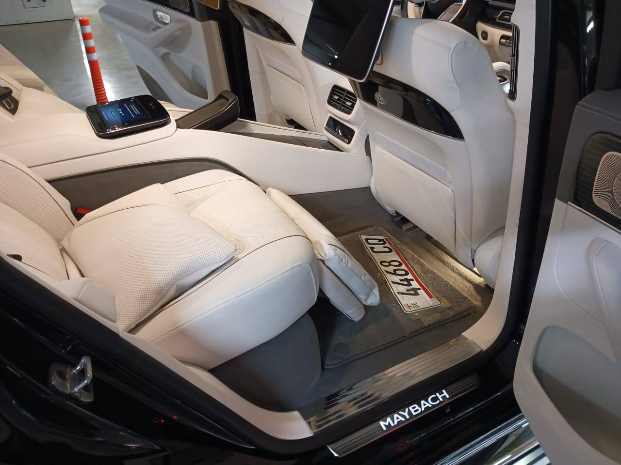 Mercedes-Benz GLS-class 600 Maybachid-3511