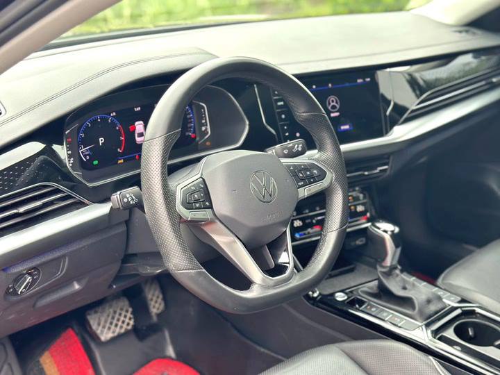 Volkswagen Passat 330tslid-3930