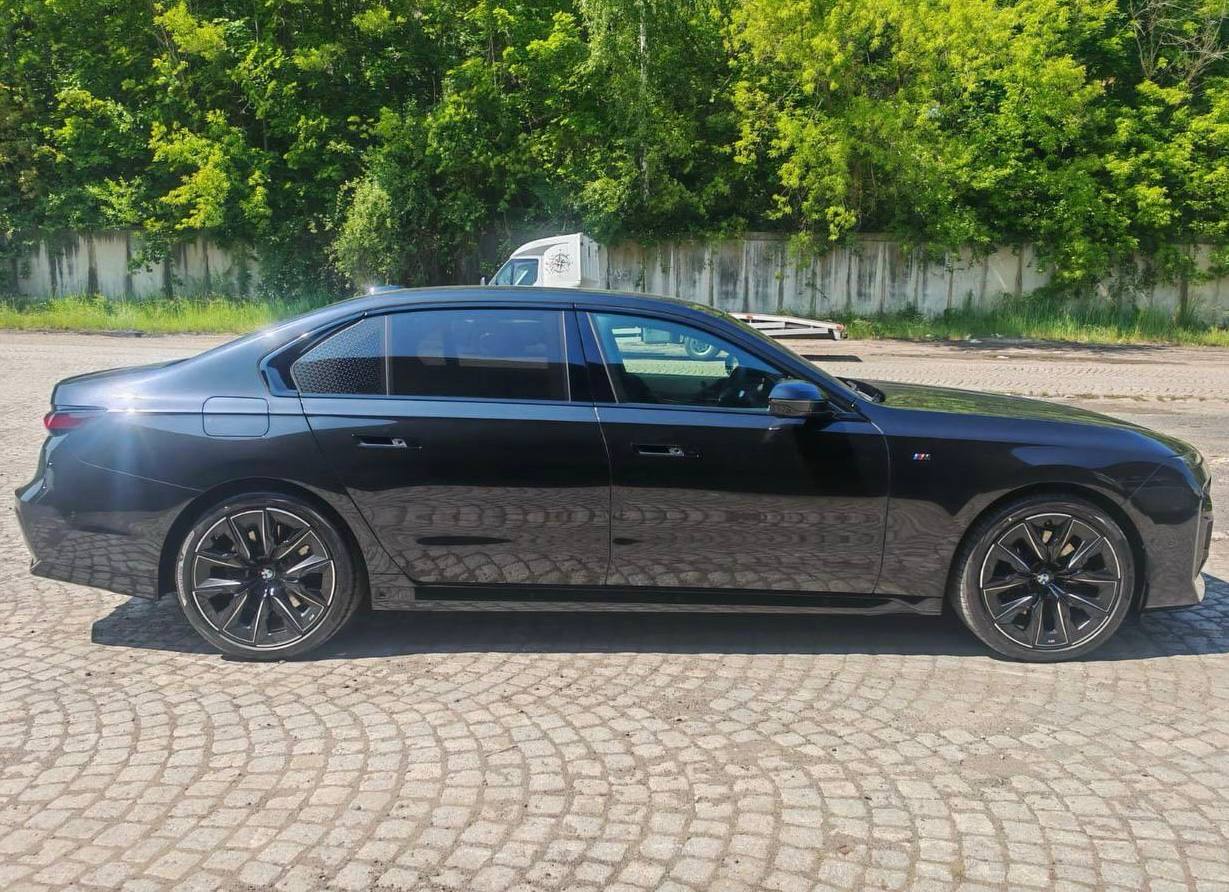 BMW 7 series 740d xDrive Msportid-4347