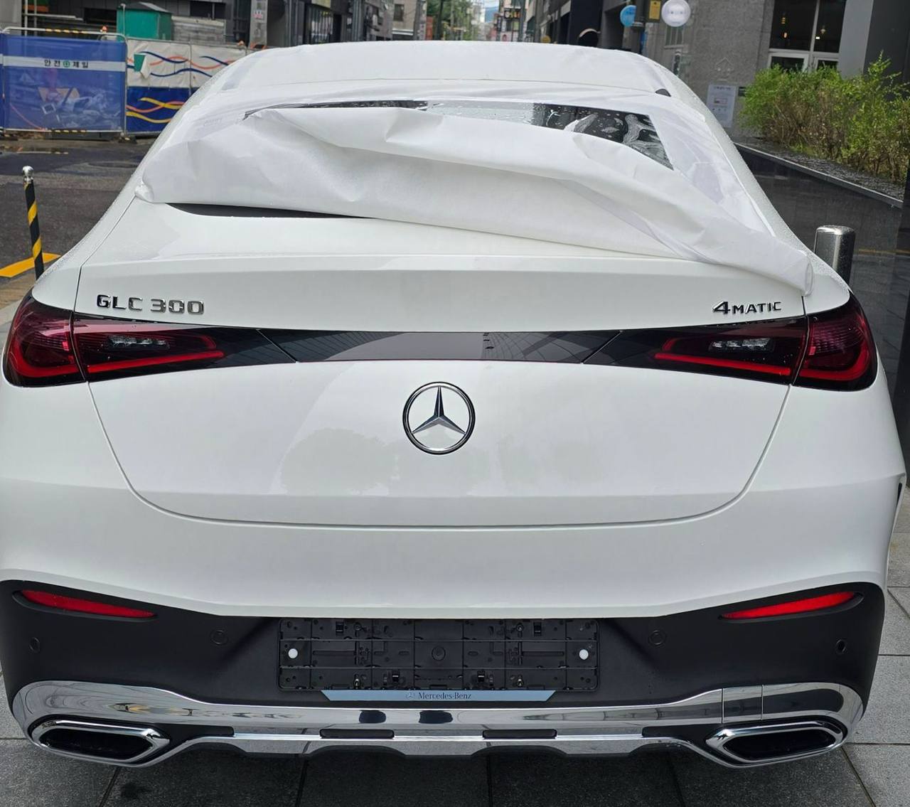 Mercedes-Benz GLC-Class 300 4Mid-4692