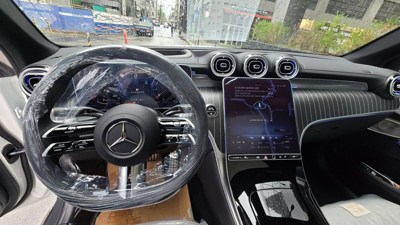 Mercedes-Benz GLC-Class 300 4Mid-4692