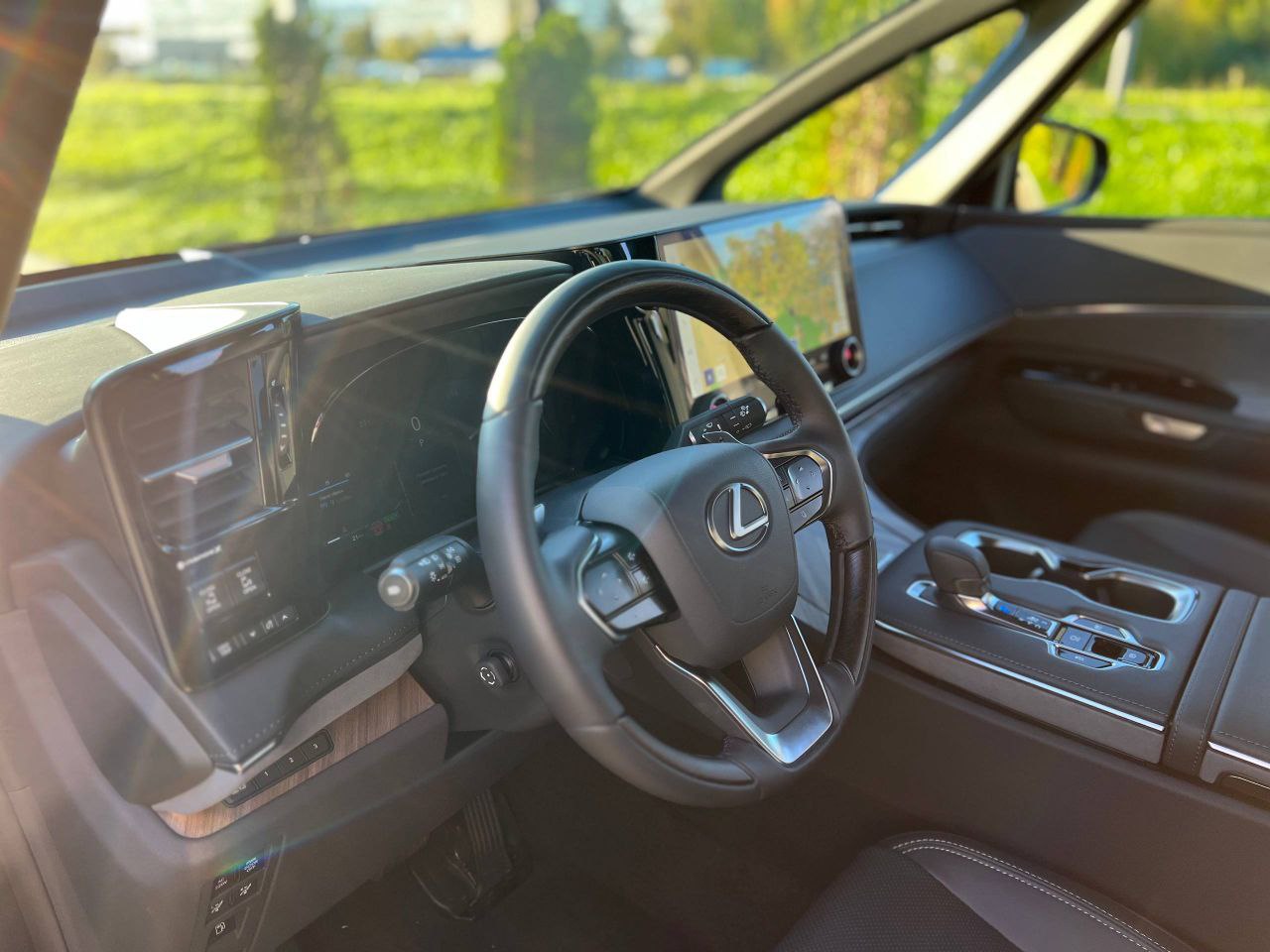 Lexus LM 350Hid-4962