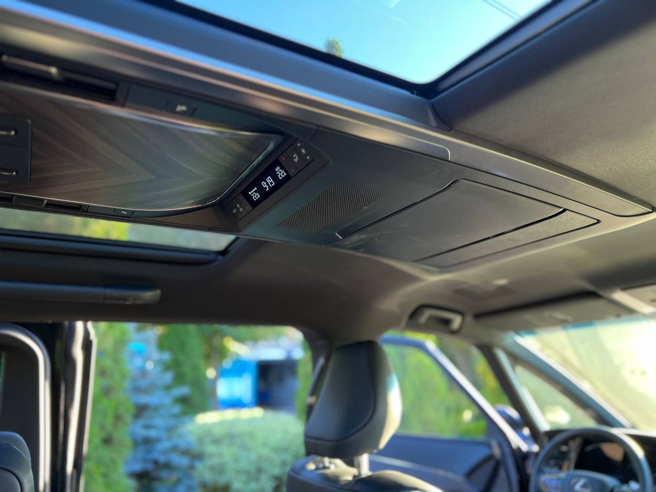 Lexus LM 350Hid-4962