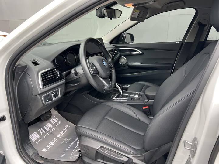 BMW 1 series 120iid-3934